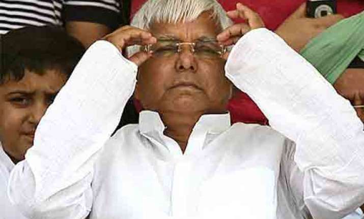 lalu will look like dwarf before modi if he holds parallel