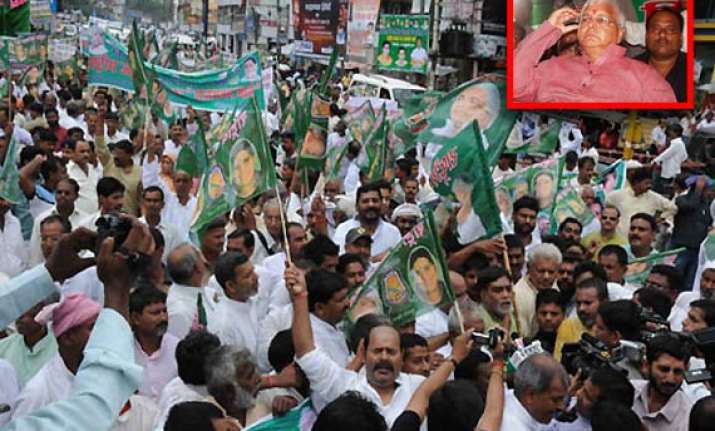lalu brings out rajbhavan march against advani yatra