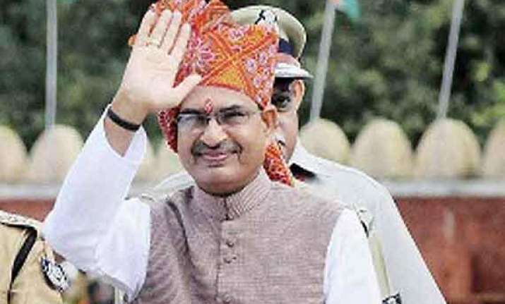 mp cm observes fast against centre s apathy to farmers woes