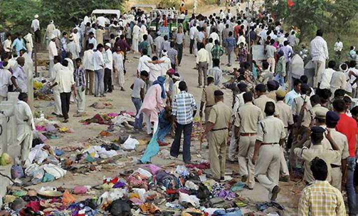mp govt to set up inquiry commission to probe stampede