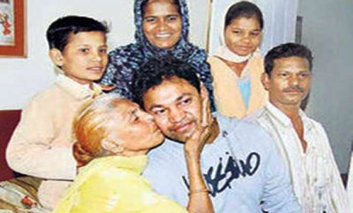 mp boy separated in 1988 meets his family after 24 years