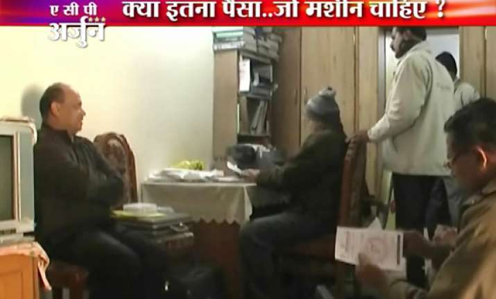 mp lokayukta police finds rs 25 cr assets with govt doctor