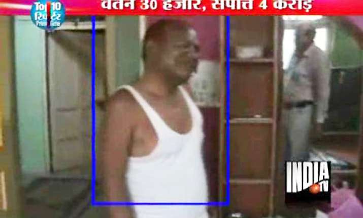 mp police recover rs 4 crore of assets after raid on patwari