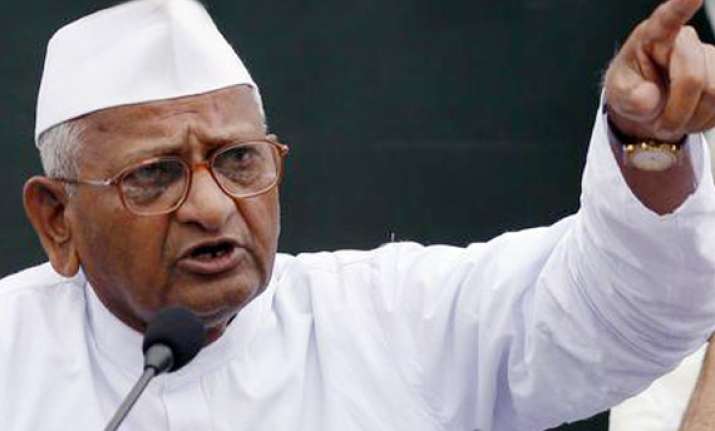 mps attitude an insult to constitution says anna hazare