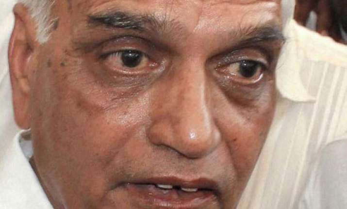 maderna complains of chest pain hospitalized