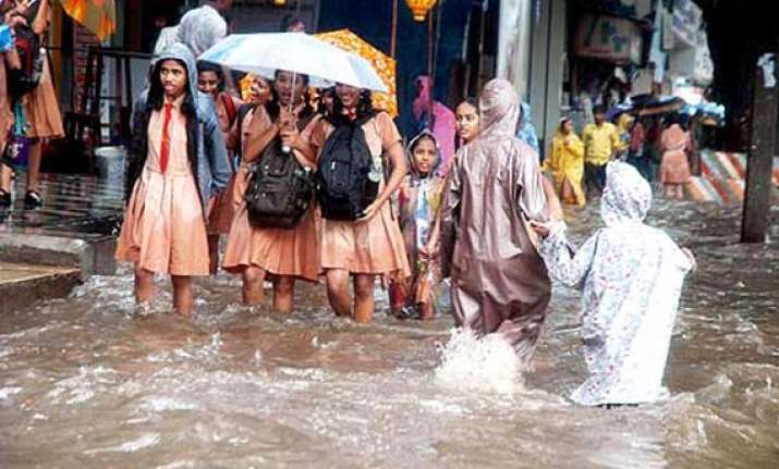 maharashtra faces rain fury 33 killed in vidarbha