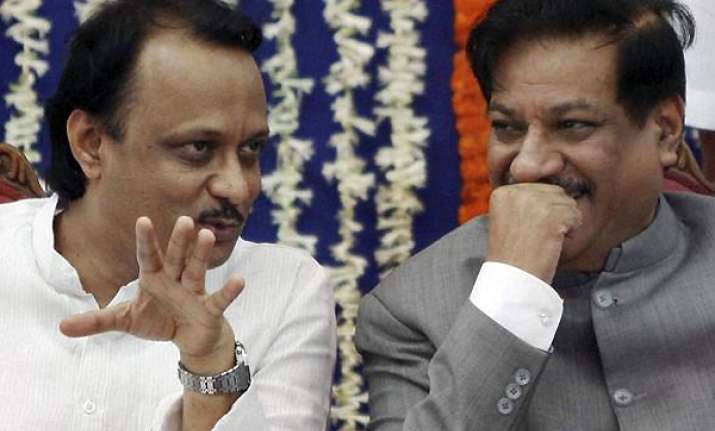 maharashtra to be free of power cut by year end says pawar