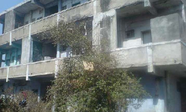 maintain status quo at 2002 riot hit gulbarg society police