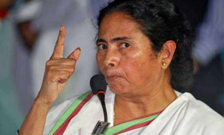 mamata banerjee flays centre over food security act
