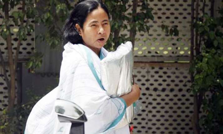 mamata makes surprise visit to state run hospital in