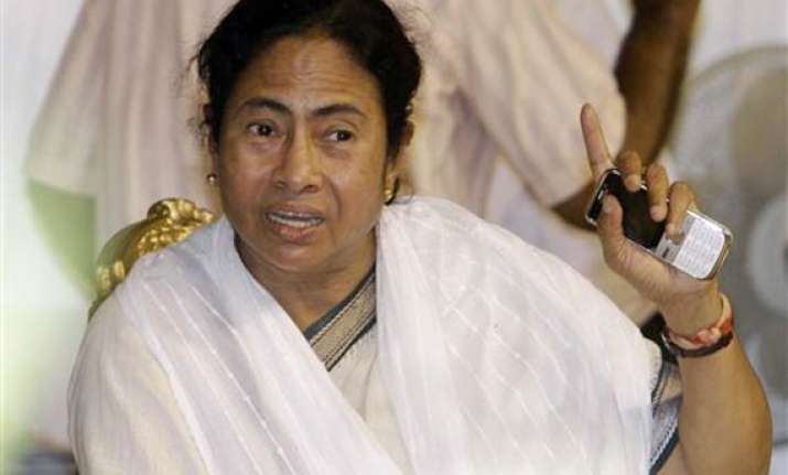 mamata tells police not to stop traffic for her convoy