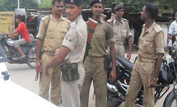 man commits suicide in court campus in bihar