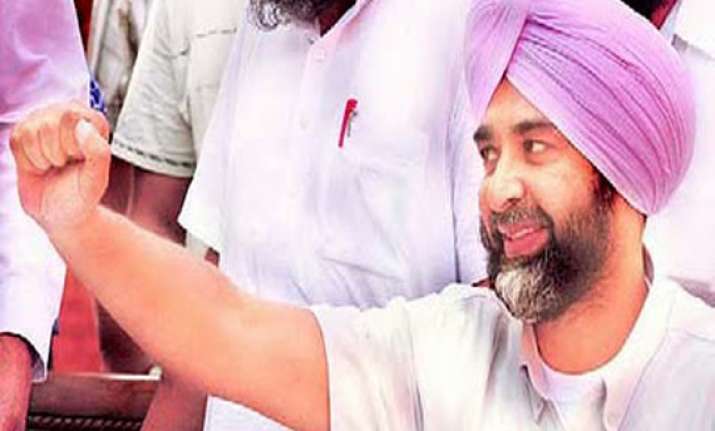 manpreet badal sees arab spring in punjab