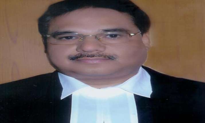 maoist attack sitting high court judge to probe