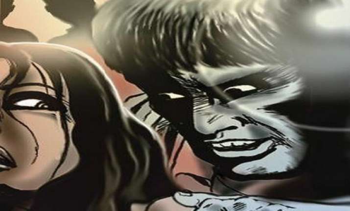 medical attendant alleges gang rape in kolkata