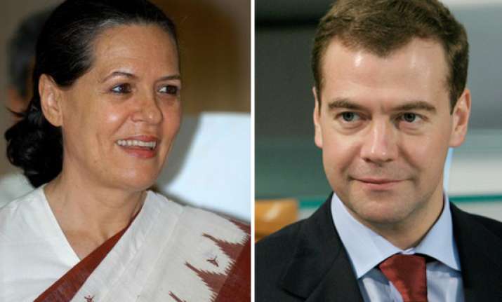 medvedev congratulates sonia on her birthday