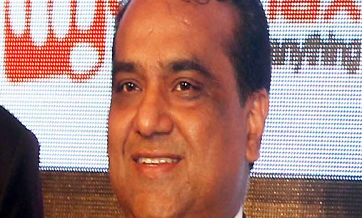 micromax bribery mcd suspends 5 engineers 2 beldars