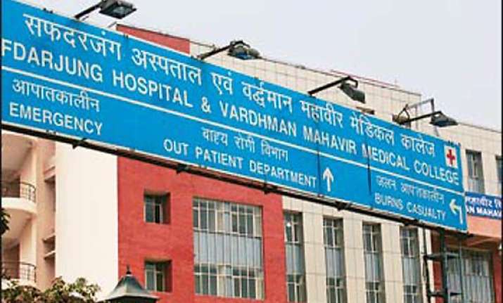 minor fire in delhi s safdarjung hospital