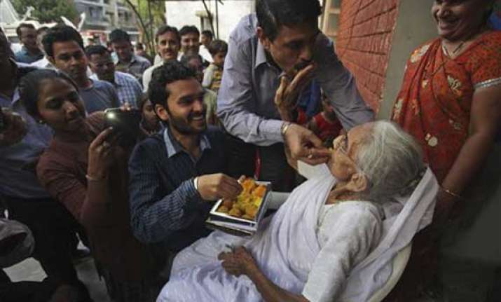 modi s mother wife watch swearing in ceremony on tv