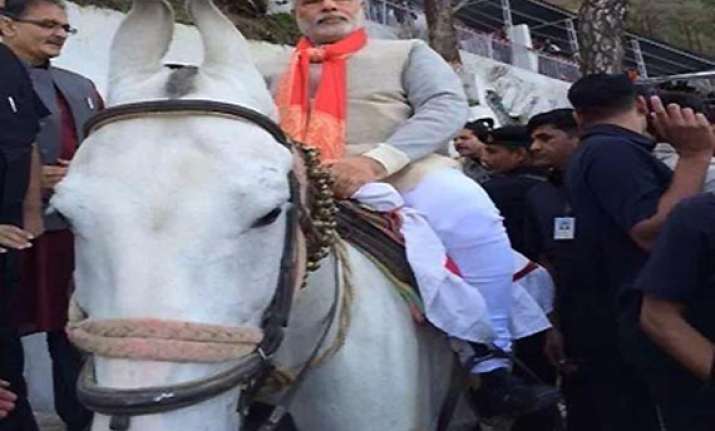 modi speaks of insaniyat jamhooriyat kashmiriyat