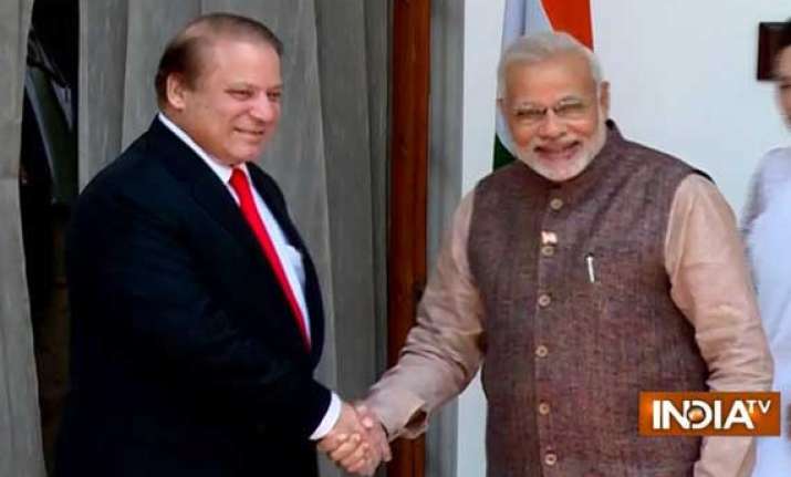 narendra modi holds talks with sharif raises terror 26/11