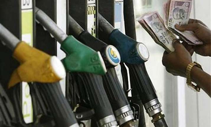 moily hints at reduction in petrol price in next few days