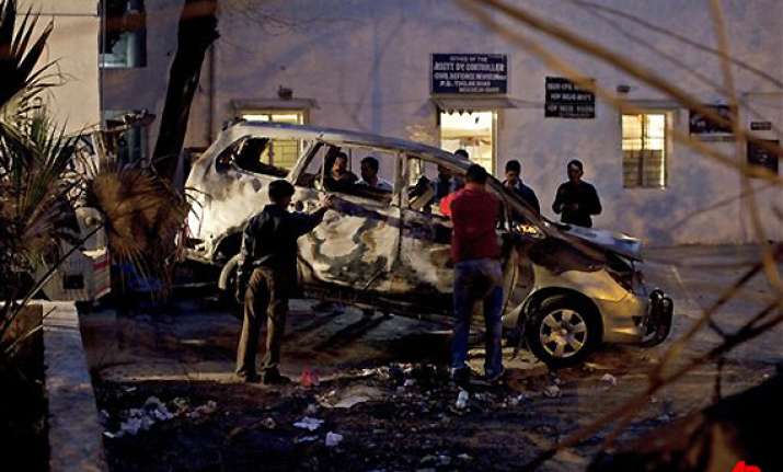mossad sleuths check damaged innova car in delhi
