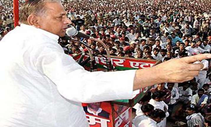 mulayam begins party s campaign with azamgarh rally