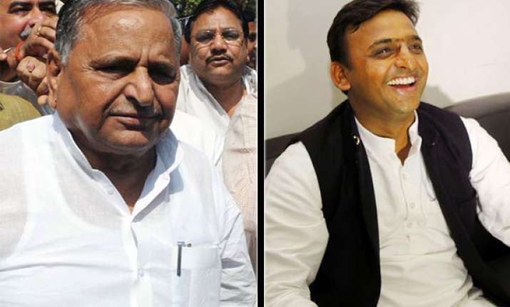 mulayam asks akhilesh to implement manifesto within six