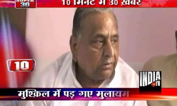 mulayam azharuddin detained while going to moradabad