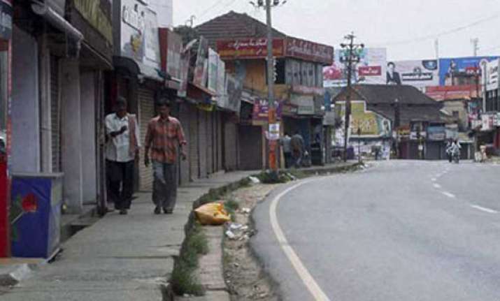 mullaperiyar hartal hits normal life in idukki