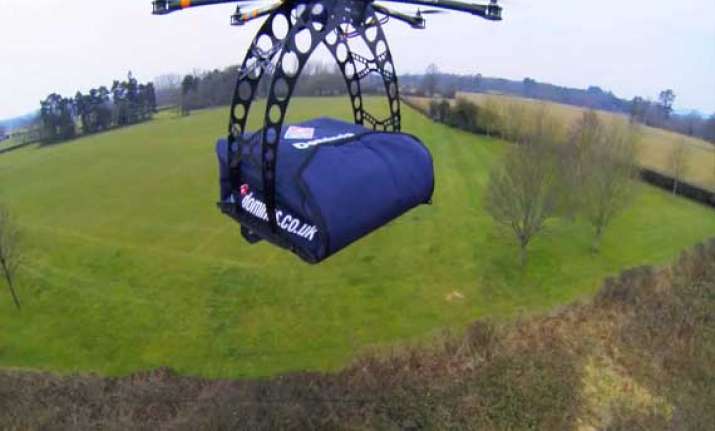 mumbai eatery delivers pizza using a drone