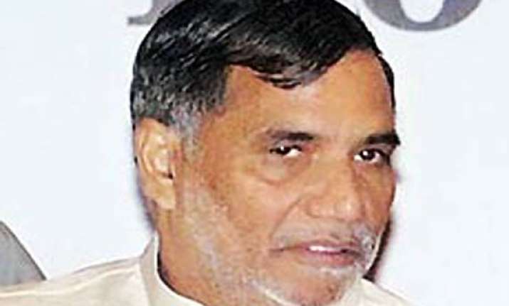 mumbai congress chief to be replaced soon