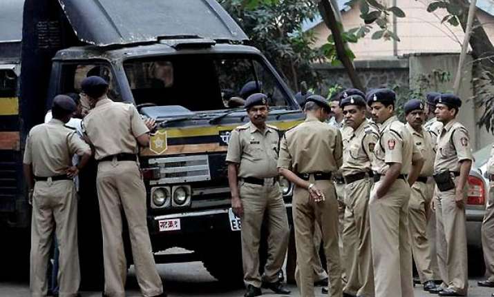 mumbai police to start helpline to nail corrupt cops