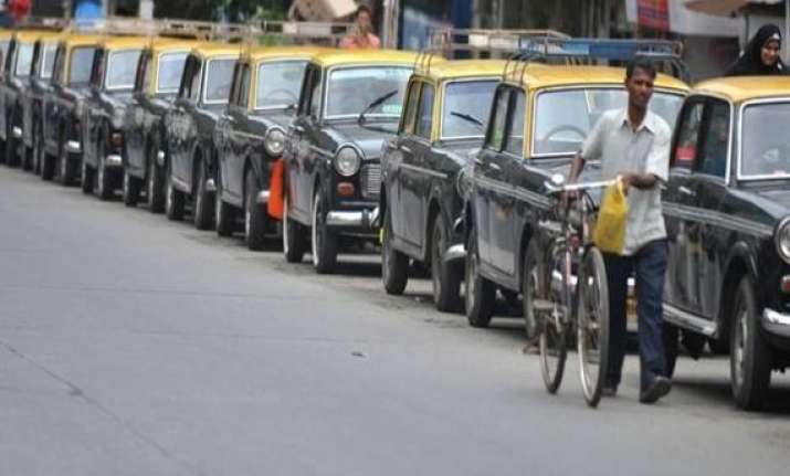 mumbai limps back to normalcy after thackeray funeral