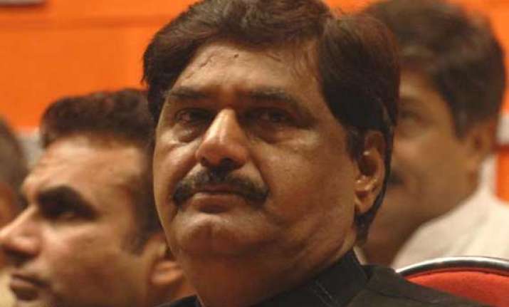 munde seeks to know why pawar not contesting upcoming ls