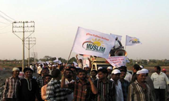 muslims in maharashtra start 300 km march for job quota