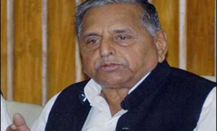 ncw issues notice to mulayam over his rape remarks