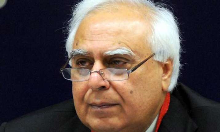 ngo seeks cvc cbi probe against sibal for favouring telcos