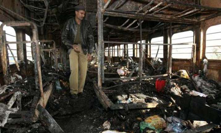 nia to probe samjhauta bomb suspect s hand in mecca blast