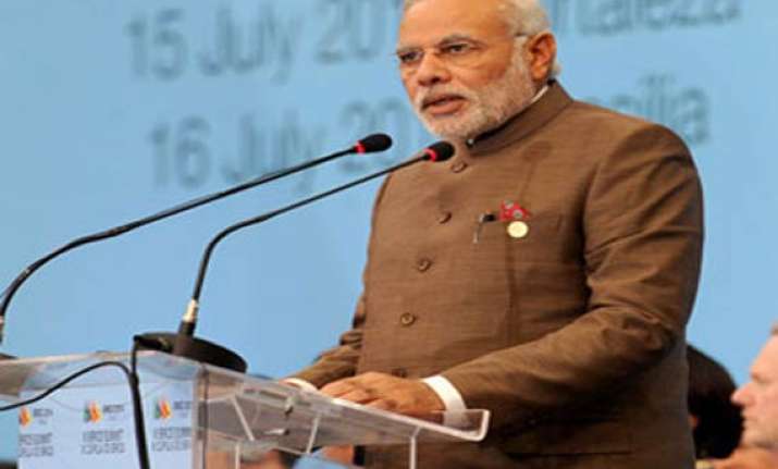 narendra modi first foreign leader to address nepal
