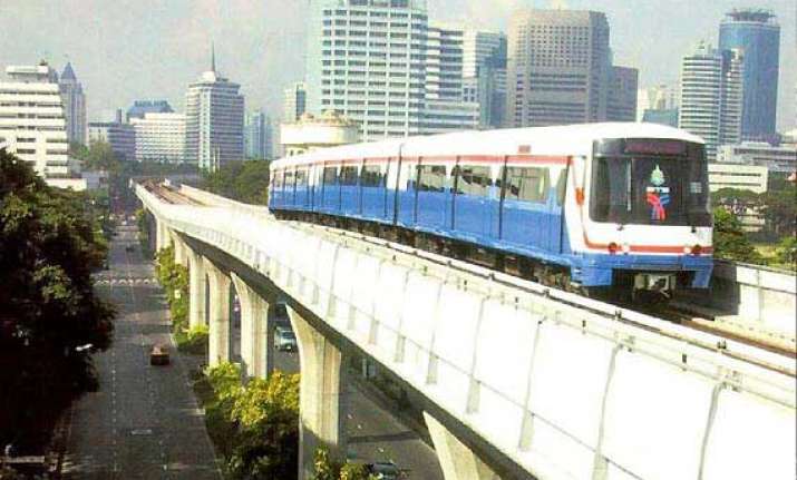navi mumbai metro misses deadline may start ops by 2017