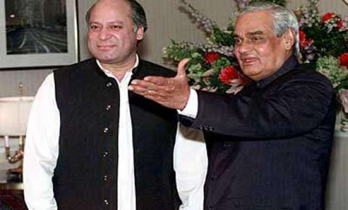 nawaz sharif meets vajpayee