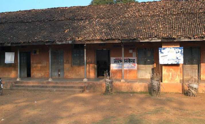 naxals planting ieds near polling booths in chhattisgarh