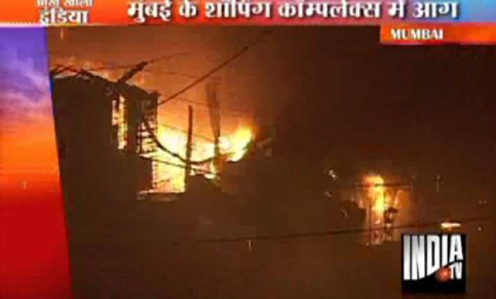 more than 300 shops gutted in mumbai sara sahara fire