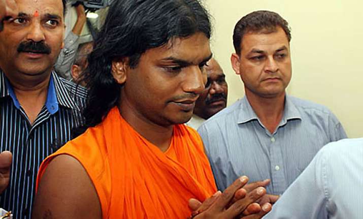 nithyananda files criminal complaint against sun tv coo