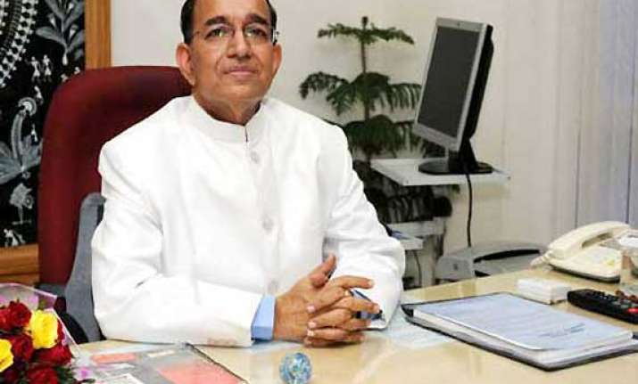 no case against rahul on violating voting secrecy cec