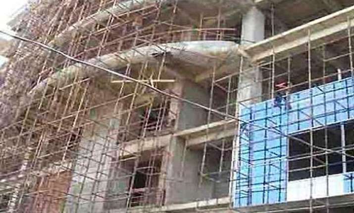 noida builders blame authorities for crisis
