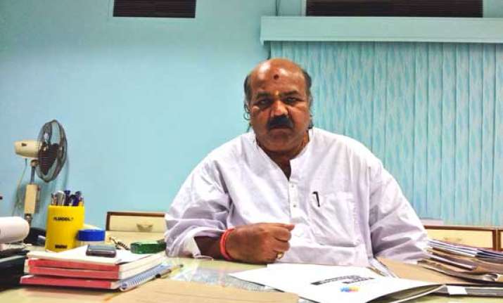 odisha law minister shot at injured