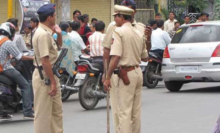 one injured in firing at pune bangalore highway toll booth